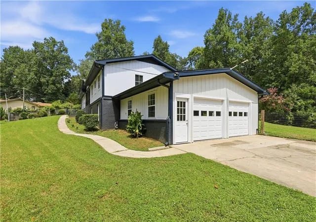 1st image of 6696 Vic Ar Rd, Atlanta, GA 30360 | MLS# 7822818