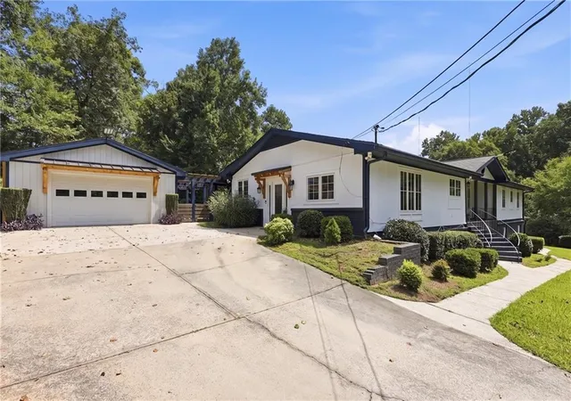 2nd image of 6696 Vic Ar Rd, Atlanta, GA 30360 | MLS# 7822818