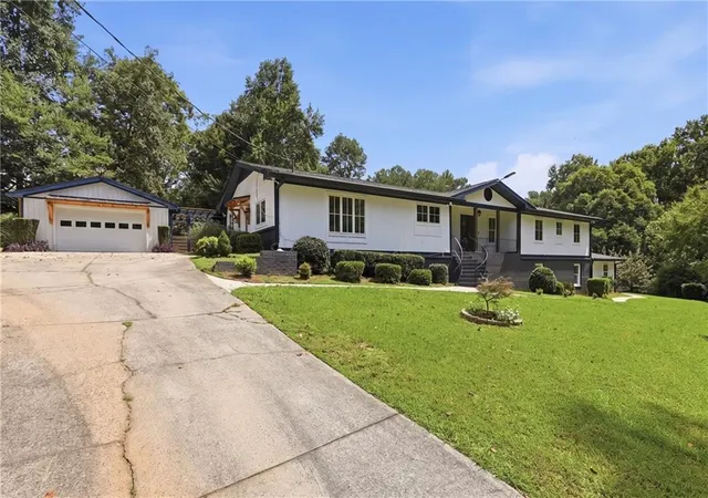 Photo 3 of Sale Pending at 6696 Vic Ar Rd, Atlanta, GA 30360 | MLS# 7822818 | Listing updated on 2026-09-07