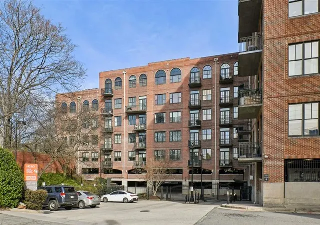 Photo 39 of Sale Pending at 3235 Roswell Rd Ne #704, Atlanta, GA 30305 | MLS# 7794368 | Listing updated on 2026-09-03