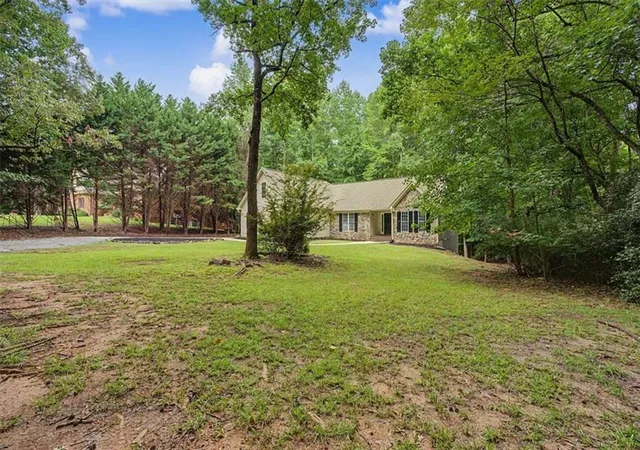 Photo 4 of Single family home for sale at 590 S Alexander Crk Rd, Newnan, GA 30263 | MLS# 7818294 | Listing updated on 2026-09-13