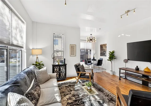 3rd image of 238 Walker St Sw, Atlanta, GA 30313