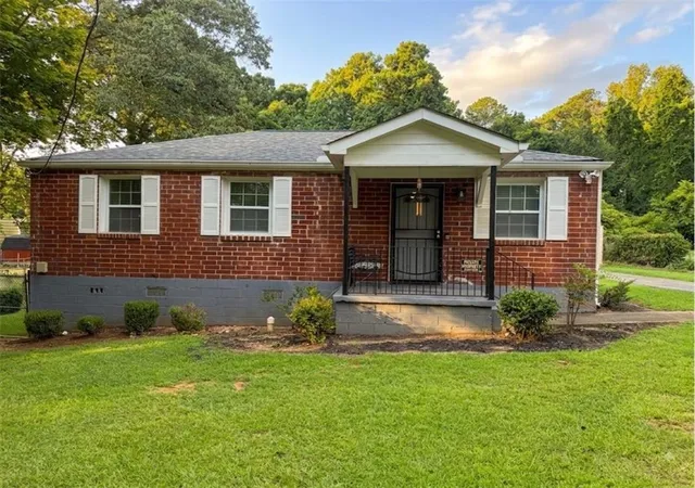Photo 1 of Single family home for sale at 142 Hutton Pl Nw, Atlanta, GA 30318 | MLS# 7819132 | Listing updated on 2026-08-13