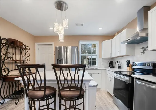 Photo 3 of Single family home for sale at 142 Hutton Pl Nw, Atlanta, GA 30318 | MLS# 7819132 | Listing updated on 2026-08-13