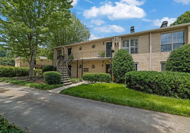 5th image of 5400 Roswell Rd #P3, Atlanta, GA 30342 | MLS# 7797467