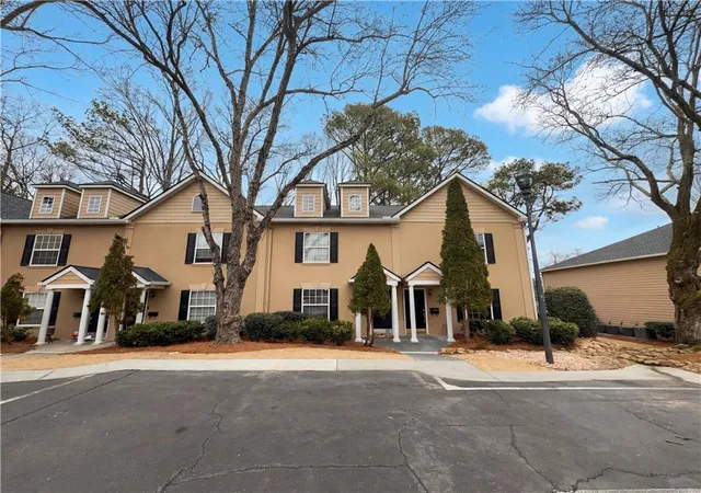 1st image of 806 Brighton Pt, Sandy Springs, GA 30328 | MLS# 7730106