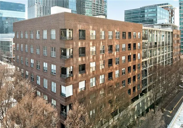 Listing Photo 2 - Condo for sale in building located at 845 Spring St Nw, Atlanta, GA 30308 - Unit #PH5