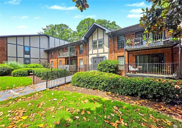 Photo 2 of Condo for sale at 6851 Roswell Rd #H33, Sandy Springs, GA 30328 | MLS# 7790204 | Listing updated on 2026-08-29