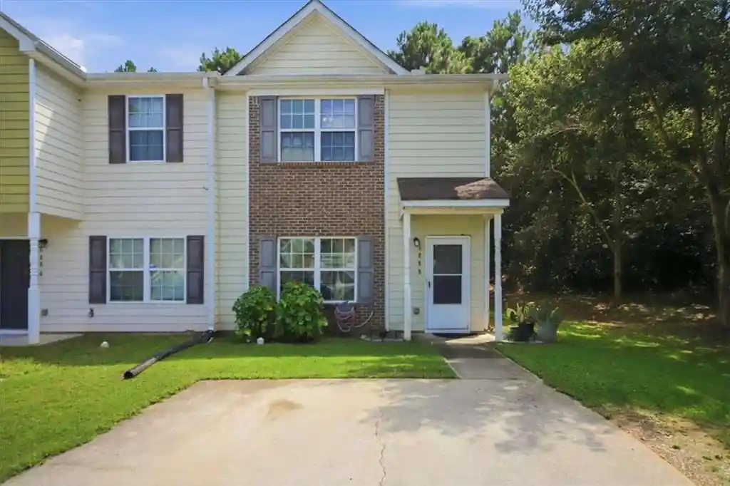 Photo 1 of Townhouse for sale at 6888 Mountain Cir, Riverdale, GA 30274 | MLS# 7845021 | Listing updated on 2026-10-20