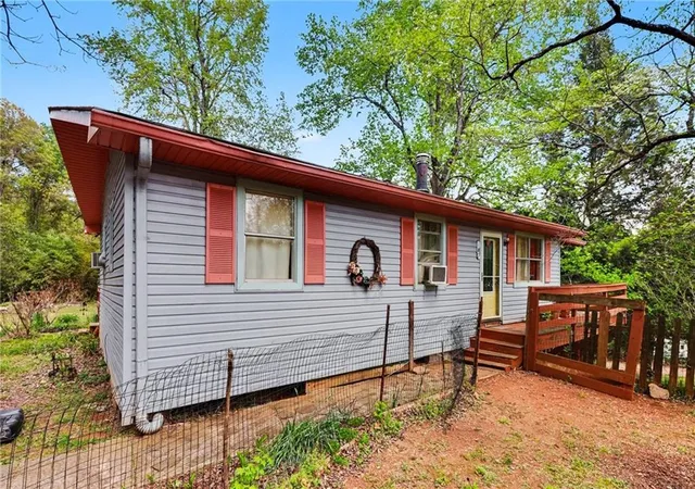 2nd image of 204 Adams Cir Se, Silver Creek, GA 30173 | MLS# 7710835