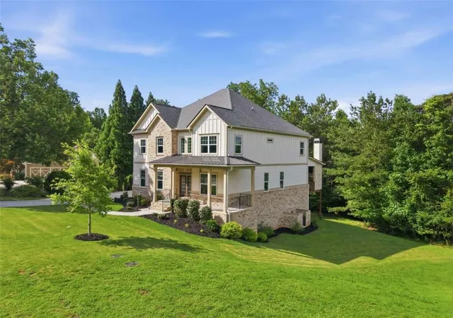 Photo 3 of Single family home for sale at 431 Harmony Grv Ln, Jefferson, GA 30549 | MLS# 7795123 | Listing updated on 2026-08-29