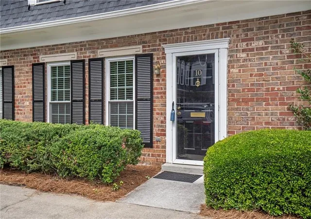 Photo 2 of Condo for sale at 10 Market Sq Pl Nw, Atlanta, GA 30318 | MLS# 7817390 | Listing updated on 2026-08-24