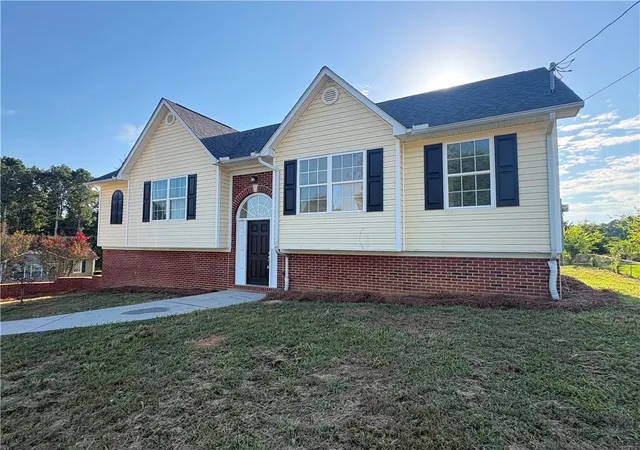 Photo 1 of Sale Pending at 118 Langford Rd Ne, Ranger, GA 30734 | MLS# 7825569 | Listing updated on 2026-08-29