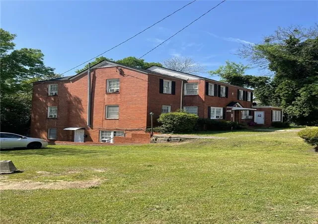 Photo 2 of Sale Pending at 2418 Vineville Ave, Macon, GA 31204 | MLS# 7821671 | Listing updated on 2026-10-15