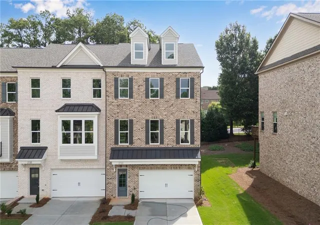 1st image of 2733 Hallwood Ln, Suwanee, GA 30024 | MLS# 7805385