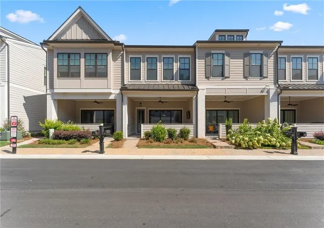 Townhouse for sale at 710 Stickley Oak Way, Woodstock, GA 30189 | MLS# 7820625