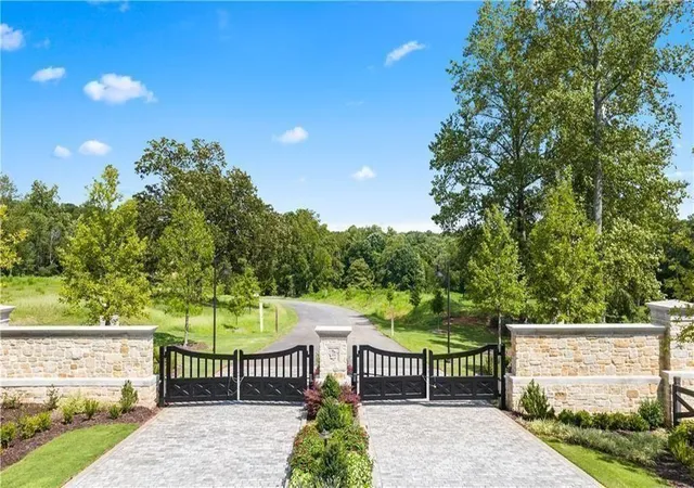Photo 4 of Land for sale at 1050 Homestead Dr, Alpharetta, GA 30004 | MLS# 7822372 | Listing updated on 2026-08-17
