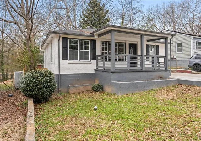 2nd image of 170 Stanhope Cir Nw, Atlanta, GA 30314 | MLS# 7785273