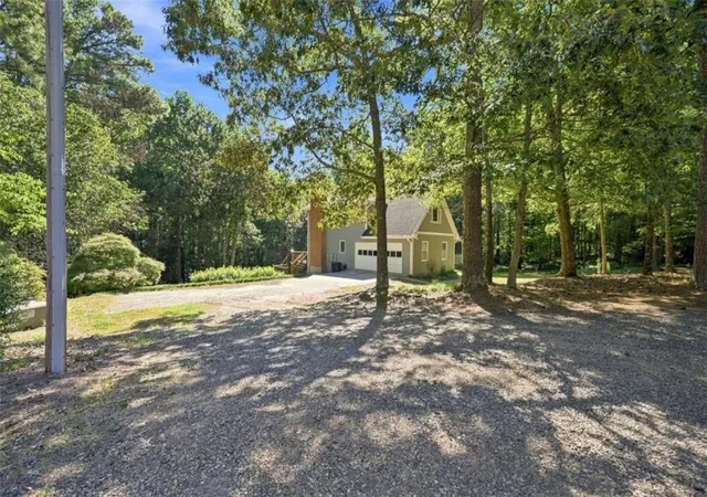 Photo 4 of Single family home for sale at 558 Auburn Rd, Auburn, GA 30011 | MLS# 7830327 | Listing updated on 2026-09-01