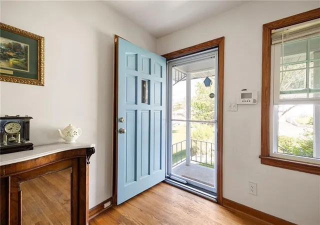 Photo 4 of Single family home for sale at 3366 Woodview Dr SE, Smyrna, GA 30082 | MLS# 7774756 | Listing updated on 2026-08-26