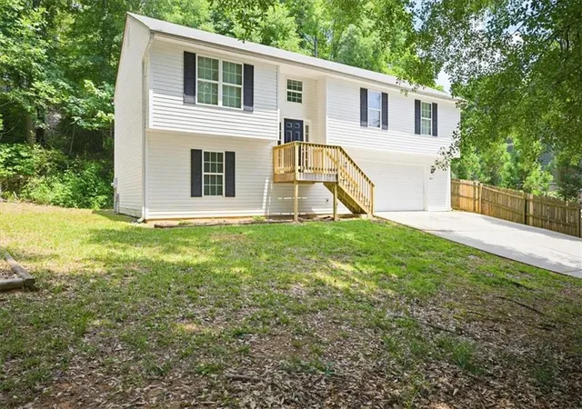 Homes for sale in Gainesville, GA | 4015 Chapman Dr, Gainesville, GA 30506 | MLS# 7778001