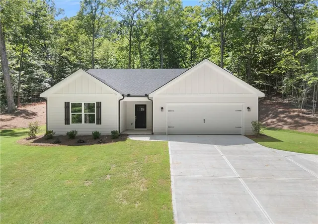 Homes for sale in Martin, GA | 299 Shore Crest Dr, Martin, GA 30557 | MLS# 7762314