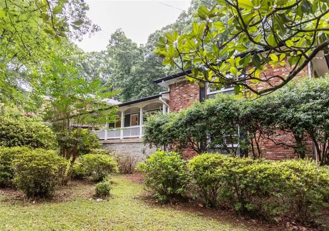 3rd image of 1025 Vistavia Cir, Decatur, GA 30033 | MLS# 7782490
