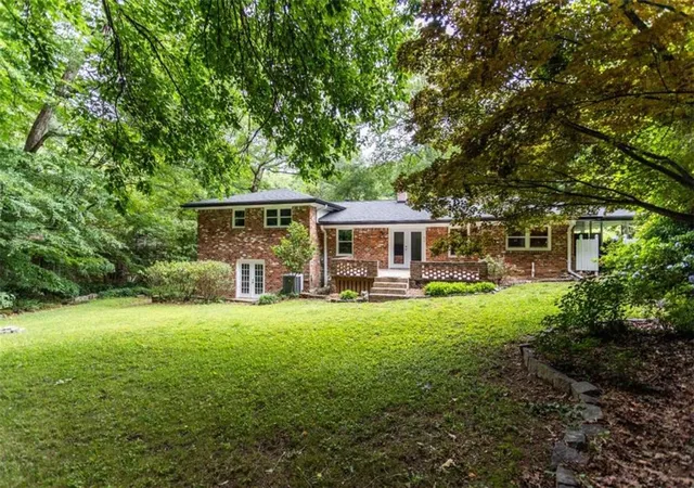 4th image of 1025 Vistavia Cir, Decatur, GA 30033 | MLS# 7782490