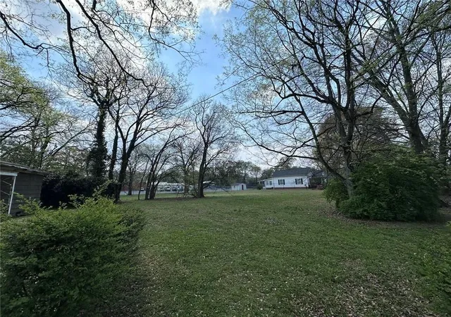Photo 3 of Sale Pending at 25 Wells St, Cartersville, GA 30120 | MLS# 7741185 | Listing updated on 2026-09-16