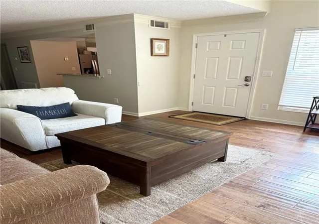 2nd image of 554 Picketts Bend Cir, Marietta, GA 30008 | MLS# 7815929
