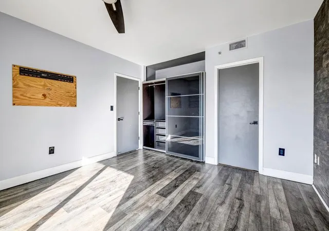 Listing Photo 5 - Condo for sale in building located at 1280 Peachtree St, Atlanta, GA 30309 - Unit #1504