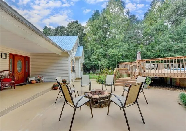 Photo 4 of Single family home for sale at 5405 Oak Grv Cir, Cumming, GA 30028 | MLS# 7811309 | Listing updated on 2026-08-18