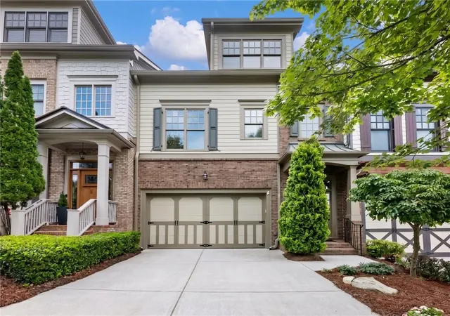 2nd image of 6947 Fellowship Ln, Flowery Branch, GA 30542 | MLS# 7791001