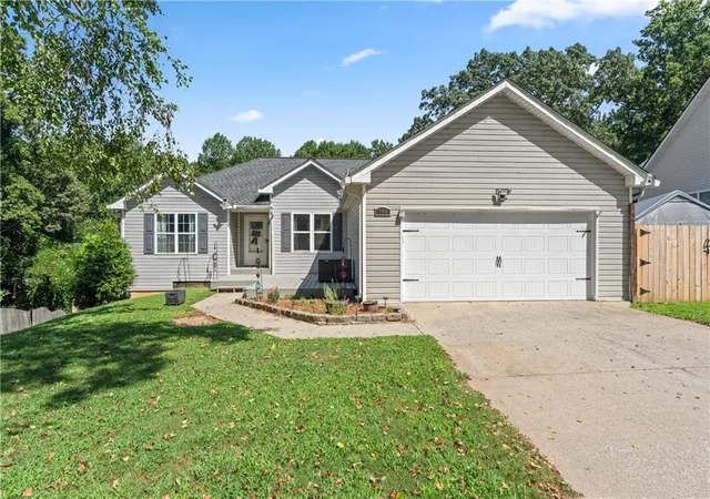 1st image of 104 Legend Creek Dr, Canton, GA 30114 | MLS# 7824850