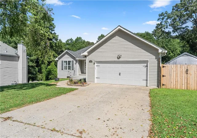 2nd image of 104 Legend Creek Dr, Canton, GA 30114 | MLS# 7824850