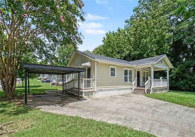 Photo 3 of Single family home for sale at 346 Henry Aaron Ave Sw, Atlanta, GA 30310 | MLS# 7809416 | Listing updated on 2026-09-11