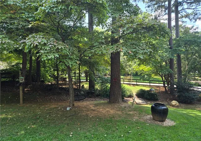 Photo 3 of Sale Pending at 102 Thomas Dr, Dallas, GA 30157 | MLS# 7782705 | Listing updated on 2026-09-11