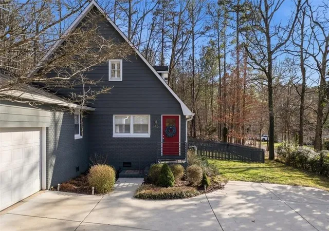 Photo 2 of Single family home for sale at 145 Mountain View Rd Se, Rome, GA 30161 | MLS# 7799037 | Listing updated on 2026-09-25