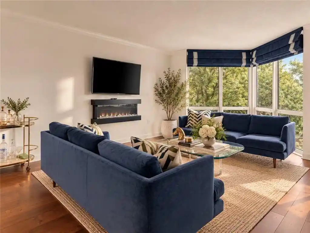 Listing Photo 1 - Condo for sale in 2870 Pharr Ct S Nw located at 2870 Pharr Ct S Nw, Atlanta, GA 30305 - Unit #509