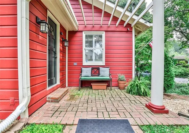 2nd image of 792 Antone St Nw, Atlanta, GA 30318 | MLS# 7216000