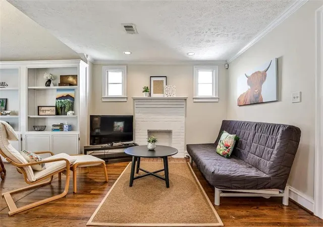 4th image of 792 Antone St Nw, Atlanta, GA 30318 | MLS# 7216000