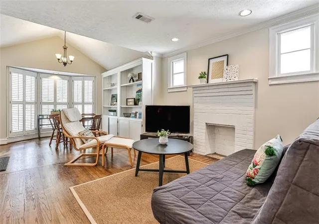 5th image of 792 Antone St Nw, Atlanta, GA 30318 | MLS# 7216000