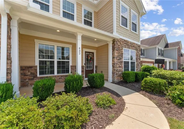 Photo 2 of Sale Pending at 432 Spring View Dr, Woodstock, GA 30188 | MLS# 7810919 | Listing updated on 2026-09-13