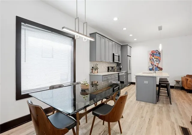 3rd image of 1076 Center St Nw, Atlanta, GA 30318 | MLS# 7750602