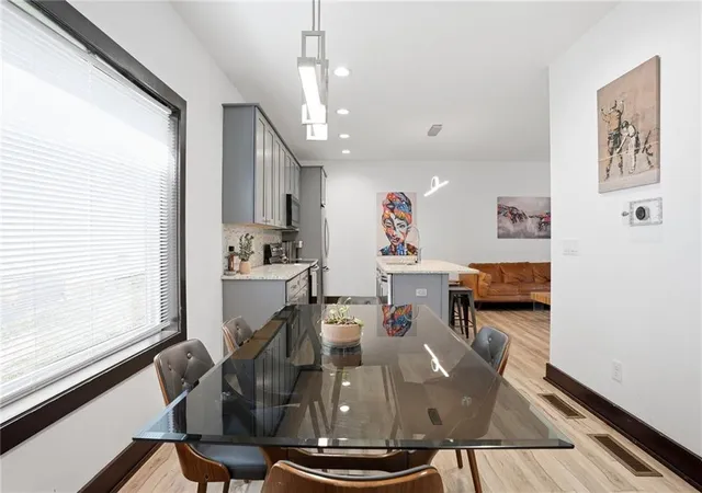 4th image of 1076 Center St Nw, Atlanta, GA 30318 | MLS# 7750602