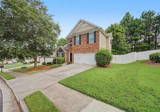 Photo 2 of Single family home for sale at 5016 Centennial Cmns Dr NW, Acworth, GA 30102 | MLS# 7823834 | Listing updated on 2026-09-22