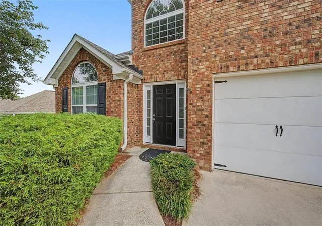 Photo 3 of Single family home for sale at 5016 Centennial Cmns Dr NW, Acworth, GA 30102 | MLS# 7823834 | Listing updated on 2026-09-22