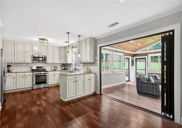 3rd image of 505 Wyncourtney Dr, Sandy Springs, GA 30328 | MLS# 7785720