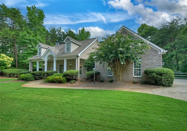 Photo 3 of Sale Pending at 267 Sharp Mountain Pkwy, Jasper, GA 30143 | MLS# 7817801 | Listing updated on 2026-10-09
