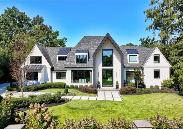 Photo 1 of Sale Pending at 660 Atlanta Country Clb Dr Se, Marietta, GA 30067 | MLS# 7848102 | Listing updated on 2026-10-30